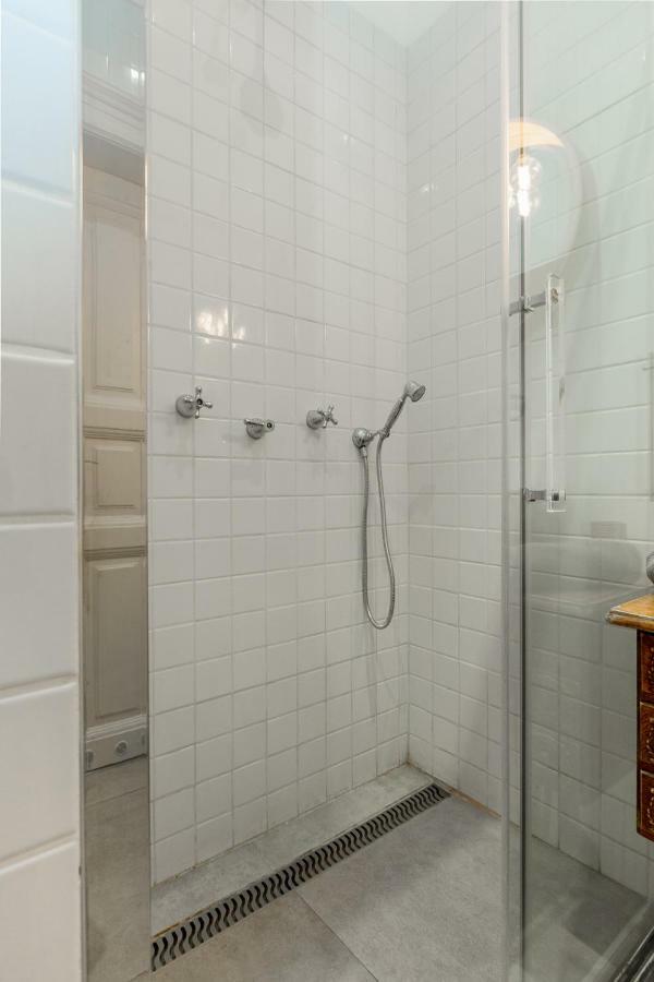 Luxury Twin 1-Bedroom In Kazinczy Street Budapest Eksteriør billede